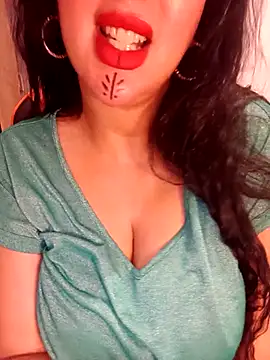 Snapshot of Queen_sousou chatting on 24, 10, 2025 Queen sousou online show from 24, 10, 2025