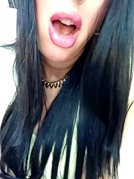 Snapshot of Queen_sousou chatting on 7, 11, 2025 Queen sousou online show from 7, 11, 2025