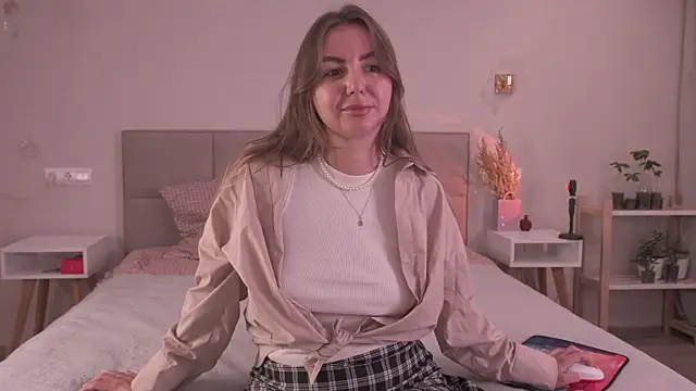 FluffyHat online show from 4, 10, 2025