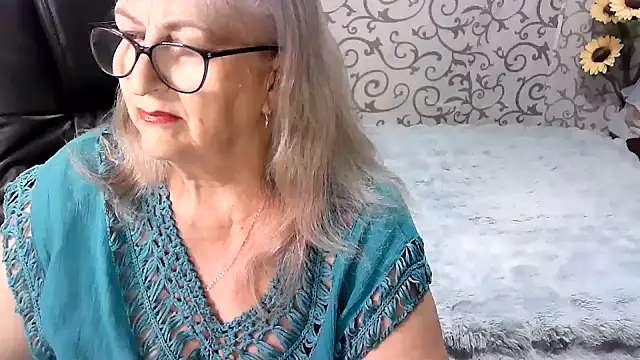 Snapshot of LolkaAlyss chatting on 22, 10, 2025 LolkaAlyss online show from 22, 10, 2025