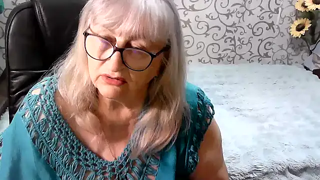 Snapshot of LolkaAlyss chatting on 23, 10, 2025 LolkaAlyss online show from 23, 10, 2025