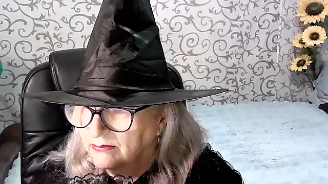 Snapshot of LolkaAlyss chatting on 25, 10, 2025 LolkaAlyss online show from 25, 10, 2025