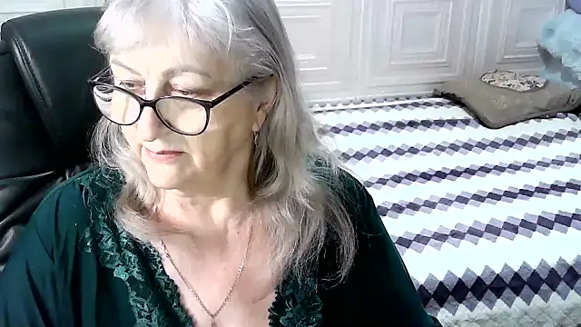 Snapshot of LolkaAlyss chatting on 27, 11, 2025 LolkaAlyss online show from 27, 11, 2025