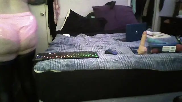 JadeDaMilf online show from 1, 2, 2026