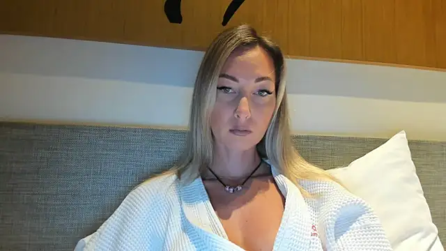Snapshot of StarryHanna chatting on 15, 2, 2025 StarryHanna online show from 15, 2, 2025