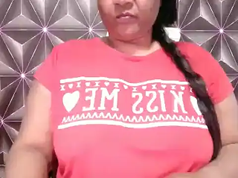 Snapshot of IndianDelia chatting on 4, 10, 2025 IndianDelia online show from 4, 10, 2025