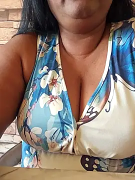 Snapshot of IndianDelia chatting on 5, 10, 2025 IndianDelia online show from 5, 10, 2025