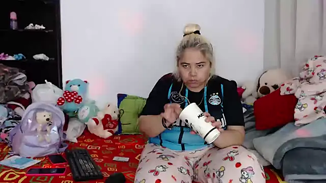 Snapshot of estrellita_fugaz16x chatting on 14, 12, 2024 estrellita fugaz16x online show from 14, 12, 2024