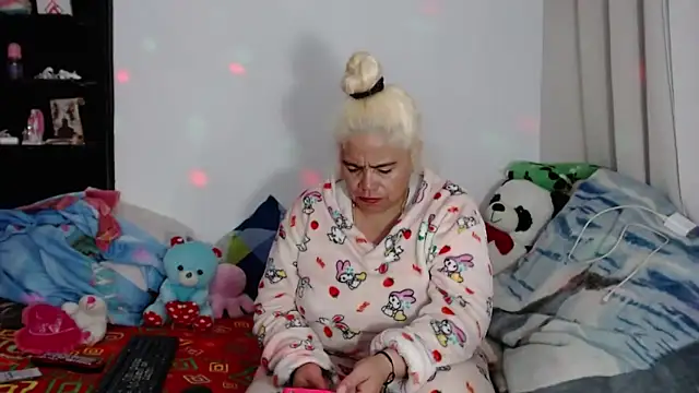 Snapshot of estrellita_fugaz16x chatting on 28, 12, 2024 estrellita fugaz16x online show from 28, 12, 2024