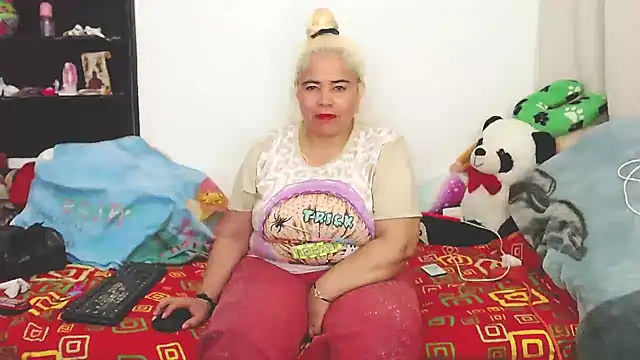 Snapshot of estrellita_fugaz16x chatting on 5, 1, 2025 estrellita fugaz16x online show from 5, 1, 2025