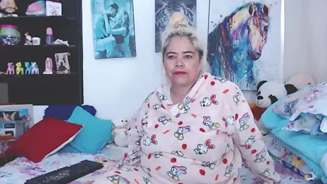 Snapshot of estrellita_fugaz16x chatting on 1, 2, 2025 estrellita fugaz16x online show from 1, 2, 2025