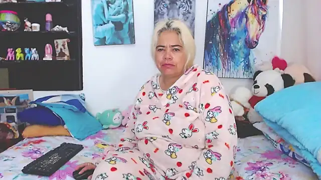 Snapshot of estrellita_fugaz16x chatting on 2, 2, 2025 estrellita fugaz16x online show from 2, 2, 2025