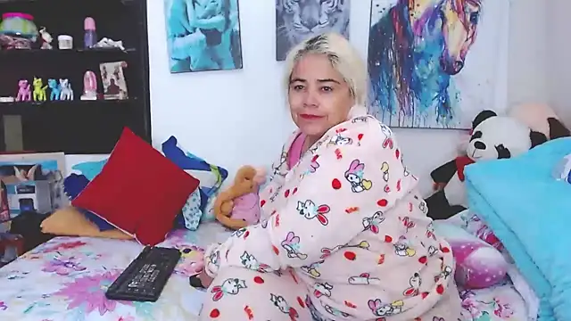 Snapshot of estrellita_fugaz16x chatting on 4, 2, 2025 estrellita fugaz16x online show from 4, 2, 2025