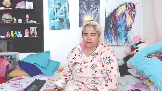 Snapshot of estrellita_fugaz16x chatting on 7, 2, 2025 estrellita fugaz16x online show from 7, 2, 2025