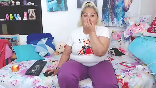 Snapshot of estrellita_fugaz16x chatting on 7, 2, 2025 estrellita fugaz16x online show from 7, 2, 2025