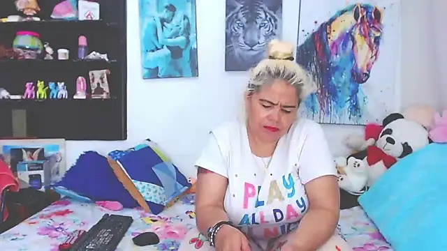 Snapshot of estrellita_fugaz16x chatting on 9, 2, 2025 estrellita fugaz16x online show from 9, 2, 2025