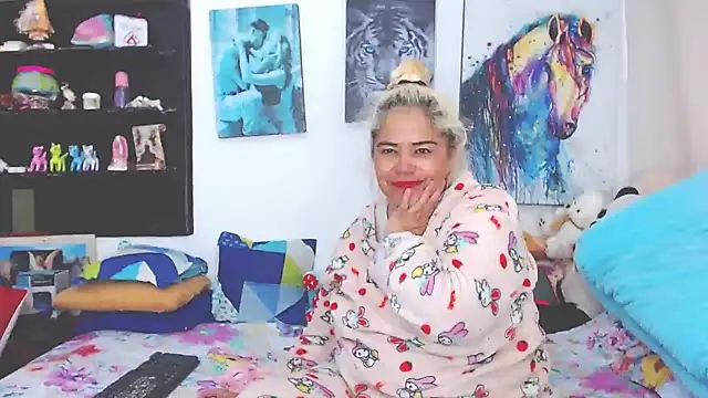 Snapshot of estrellita_fugaz16x chatting on 11, 2, 2025 estrellita fugaz16x online show from 11, 2, 2025