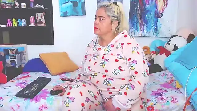 Snapshot of estrellita_fugaz16x chatting on 12, 2, 2025 estrellita fugaz16x online show from 12, 2, 2025