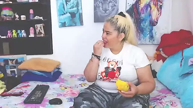 Snapshot of estrellita_fugaz16x chatting on 12, 2, 2025 estrellita fugaz16x online show from 12, 2, 2025