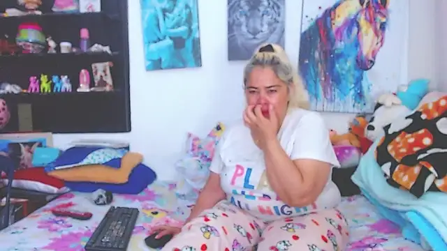 Snapshot of estrellita_fugaz16x chatting on 27, 2, 2025 estrellita fugaz16x online show from 27, 2, 2025