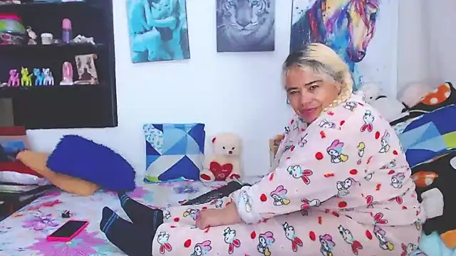 Snapshot of estrellita_fugaz16x chatting on 3, 3, 2025 estrellita fugaz16x online show from 3, 3, 2025