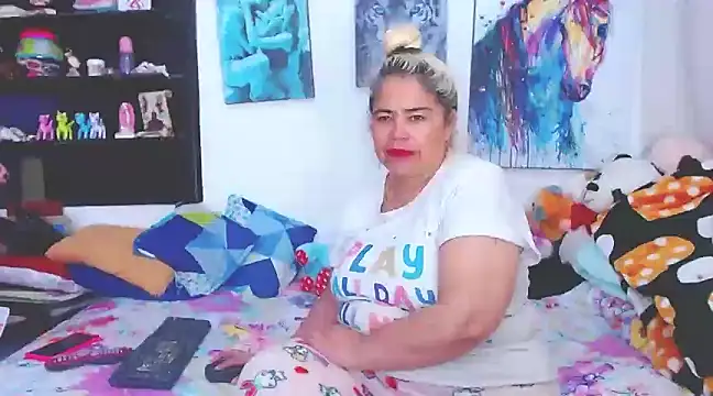 Snapshot of estrellita_fugaz16x chatting on 5, 3, 2025 estrellita fugaz16x online show from 5, 3, 2025