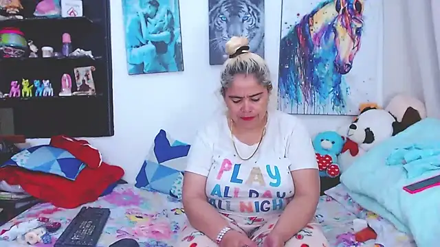 Snapshot of estrellita_fugaz16x chatting on 7, 3, 2025 estrellita fugaz16x online show from 7, 3, 2025