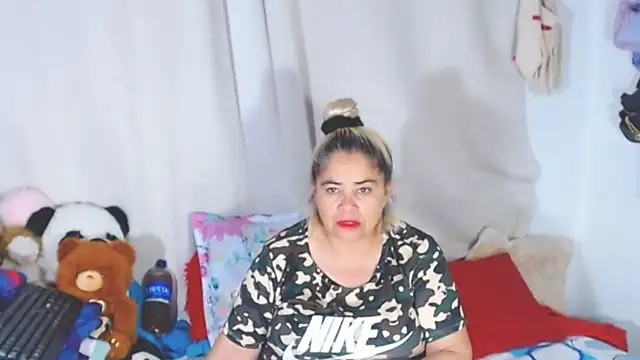 Snapshot of estrellita_fugaz16x chatting on 10, 9, 2025 estrellita fugaz16x online show from 10, 9, 2025