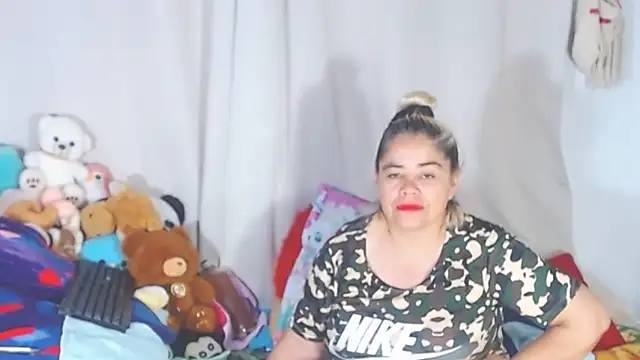 Snapshot of estrellita_fugaz16x chatting on 15, 9, 2025 estrellita fugaz16x online show from 15, 9, 2025