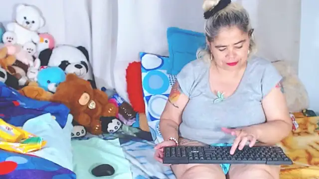 Snapshot of estrellita_fugaz16x chatting on 28, 9, 2025 estrellita fugaz16x online show from 28, 9, 2025