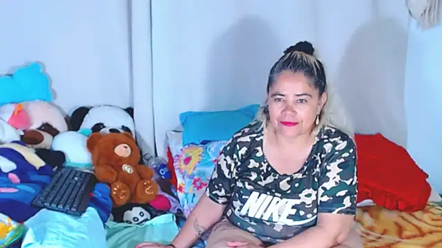 Snapshot of estrellita_fugaz16x chatting on 8, 10, 2025 estrellita fugaz16x online show from 8, 10, 2025