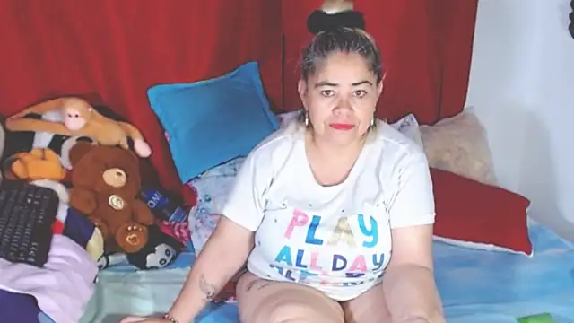 Snapshot of estrellita_fugaz16x chatting on 4, 11, 2025 estrellita fugaz16x online show from 4, 11, 2025