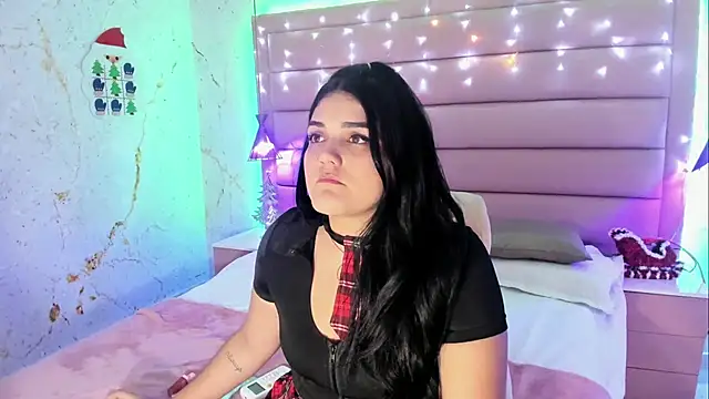 Snapshot of Maddysex_ chatting on 4, 1, 2025 Maddysex online show from 4, 1, 2025