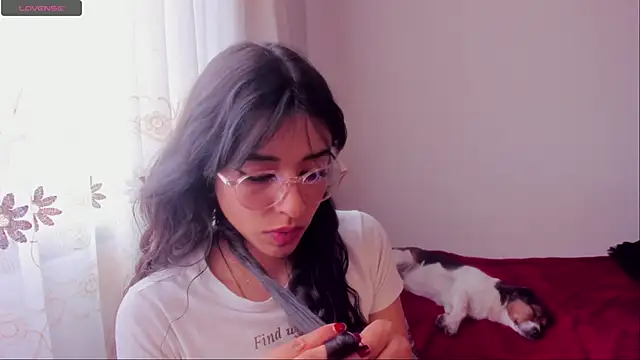 Snapshot of aluna_0310 chatting on 16, 12, 2024 aluna 0310 online show from 16, 12, 2024