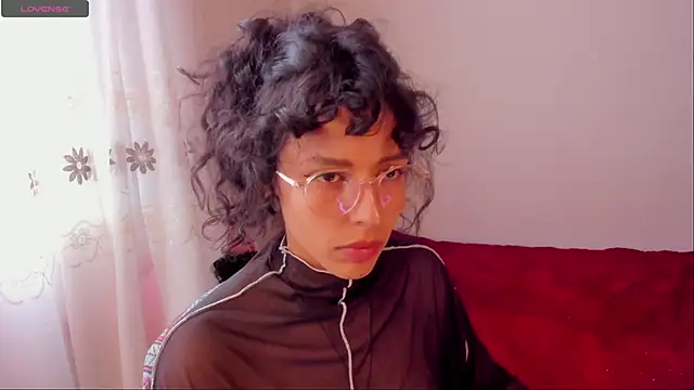 Snapshot of aluna_0310 chatting on 3, 1, 2025 aluna 0310 online show from 3, 1, 2025