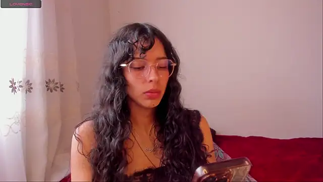 Snapshot of aluna_0310 chatting on 8, 1, 2025 aluna 0310 online show from 8, 1, 2025