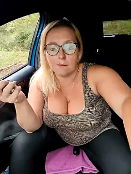 Snapshot of winniess40 chatting on 18, 9, 2025 winniess40 online show from 18, 9, 2025