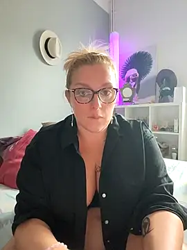 Snapshot of winniess40 chatting on 17, 11, 2025 winniess40 online show from 17, 11, 2025