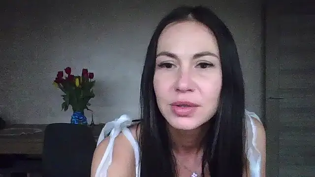 JulianaGold1 online show from 5, 3, 2025