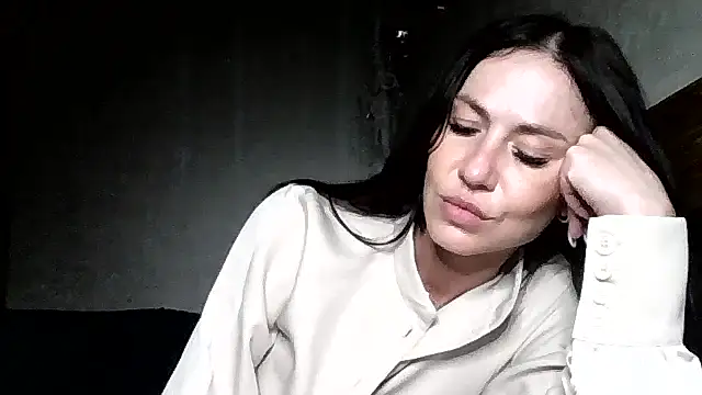 Snapshot of JulianaGold1 chatting on 21, 5, 2026 JulianaGold1 online show from 21, 5, 2026
