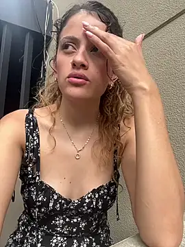 Snapshot of alana15 chatting on 16, 12, 2024 alana15 online show from 16, 12, 2024
