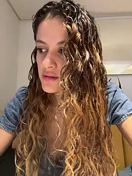 Snapshot of alana15 chatting on 19, 12, 2024 alana15 online show from 19, 12, 2024