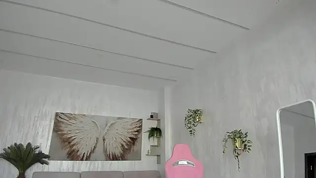 TiffanyHouston  online show from 13, 1, 2026