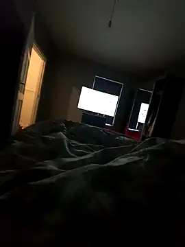 Snapshot of elenaUK chatting on 1, 1, 2025 elenaUK online show from 1, 1, 2025