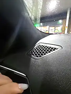 Snapshot of elenaUK chatting on 4, 1, 2025 elenaUK online show from 4, 1, 2025