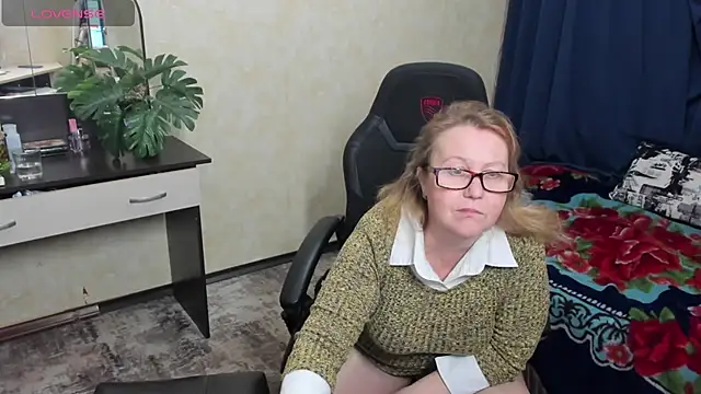 Snapshot of Frau_Marta chatting on 12, 12, 2024 Frau Marta online show from 12, 12, 2024