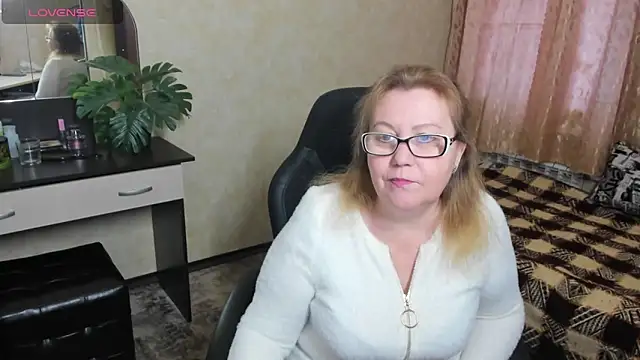 Snapshot of Frau_Marta chatting on 16, 12, 2024 Frau Marta online show from 16, 12, 2024