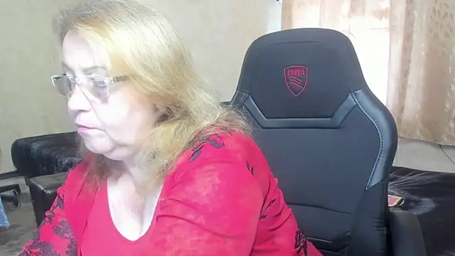 Snapshot of Frau_Marta chatting on 13, 9, 2025 Frau Marta online show from 13, 9, 2025