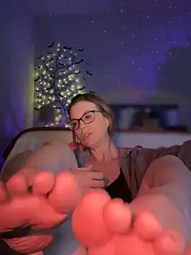 MaiseKnox online show from 2, 12, 2024