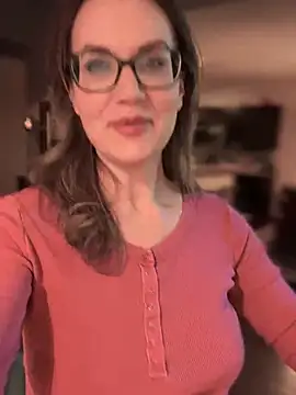 MaiseKnox online show from 4, 2, 2025